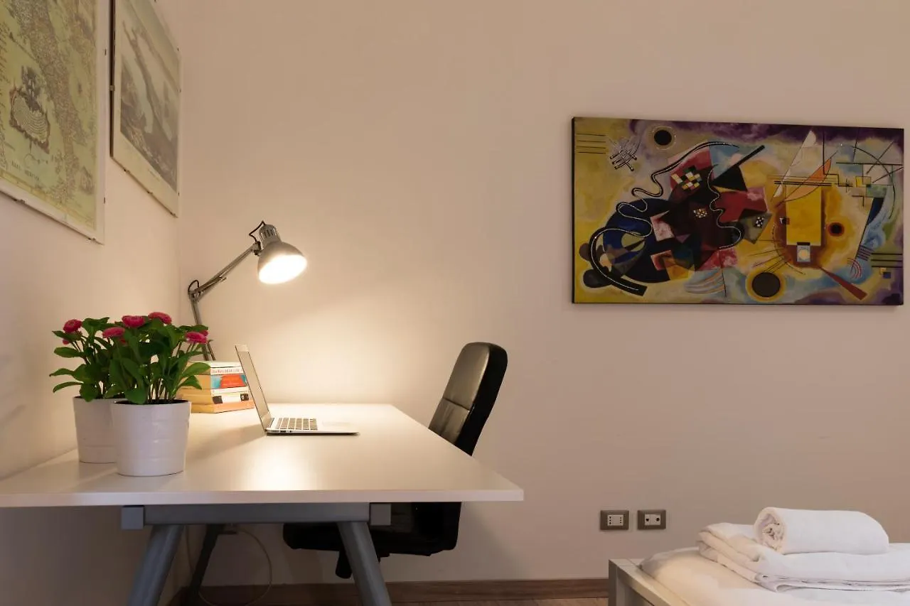 Cosy Home - Porta Romana M3 ミラノ アパート