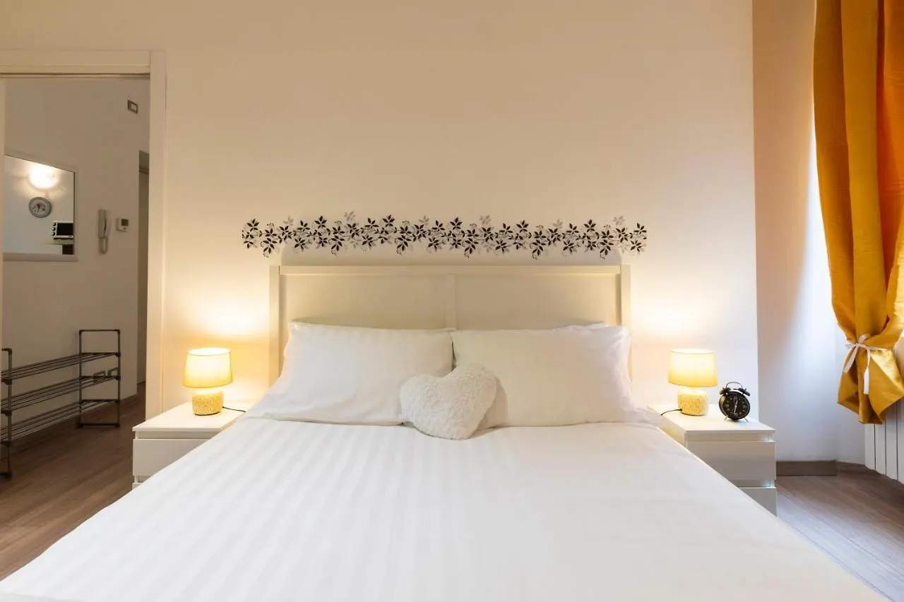 Cosy Home - Porta Romana M3 ミラノ