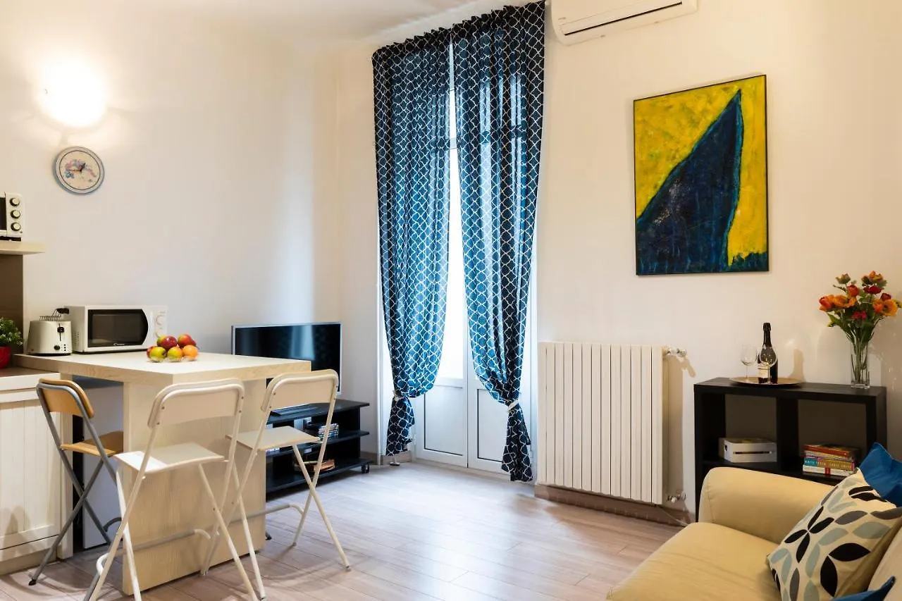 Cosy Home - Porta Romana M3 밀라노 아파트